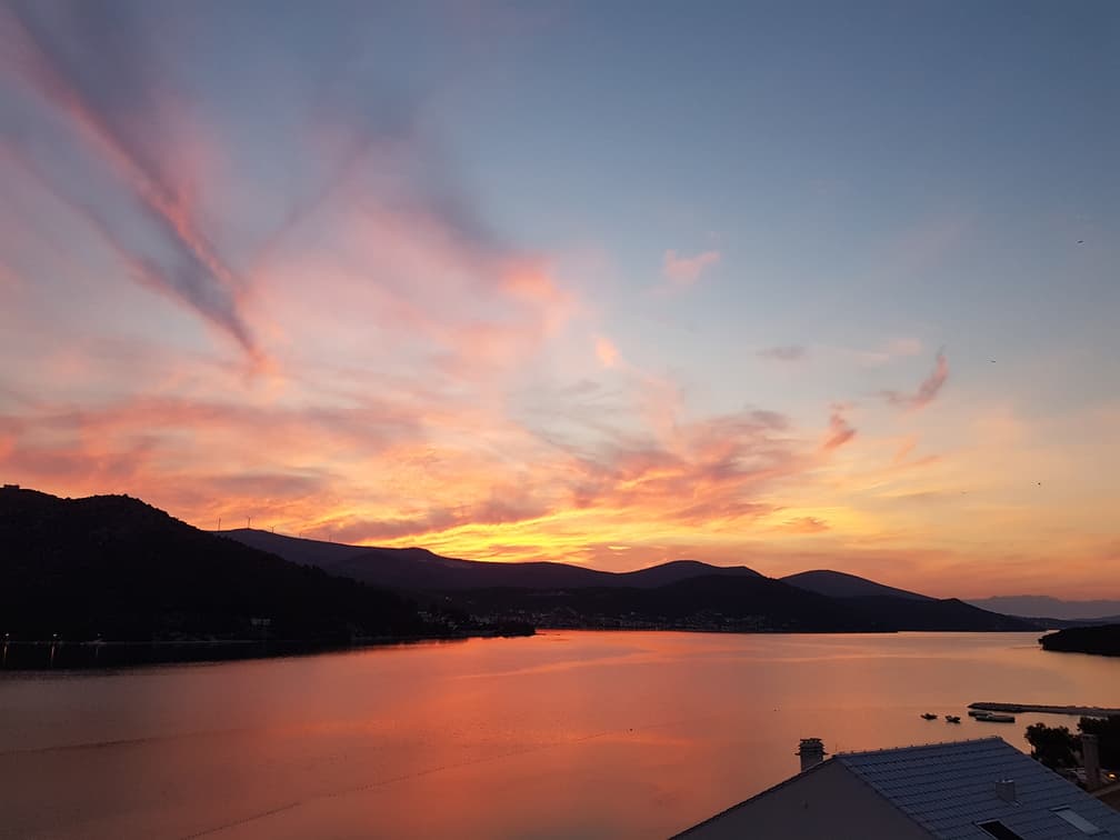 Как пережить развод: этапы, чувства и путь к восстановлению